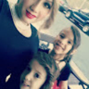 Meet your Posher, Yajaira